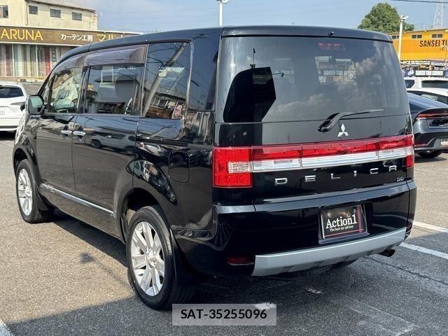 Mitsubishi DELICA 2016-03 8229556-3
