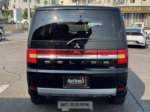Mitsubishi DELICA 2016-03 8229556-4