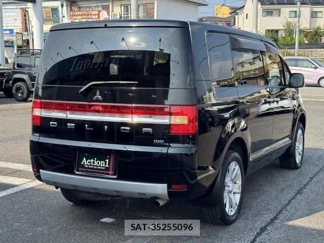 Mitsubishi DELICA 2016-03 8229556-5