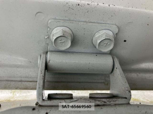 Mitsubishi DELICA 2010-12 8229560-12