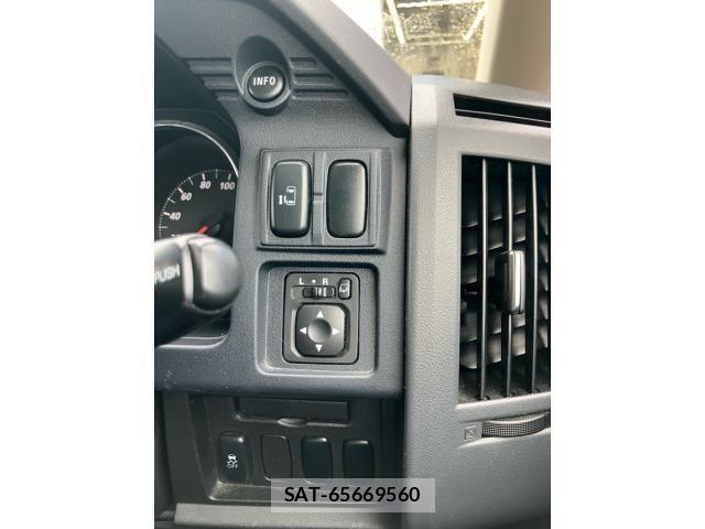 Mitsubishi DELICA 2010-12 8229560-22