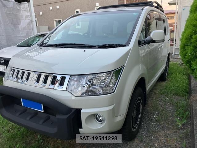 Mitsubishi DELICA 2015-10 8229557-0