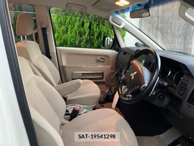Mitsubishi DELICA 2015-10 8229557-13