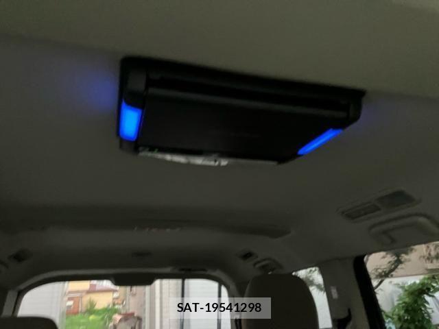 Mitsubishi DELICA 2015-10 8229557-24
