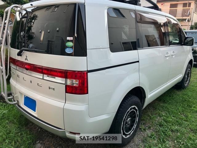 Mitsubishi DELICA 2015-10 8229557-3