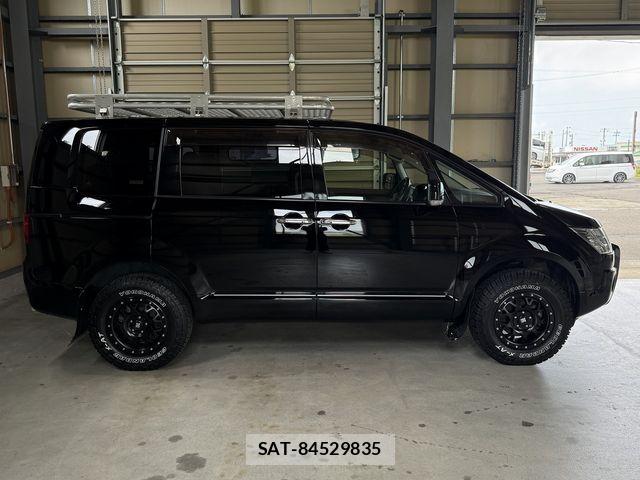 Mitsubishi DELICA 2015-09 8245059-21