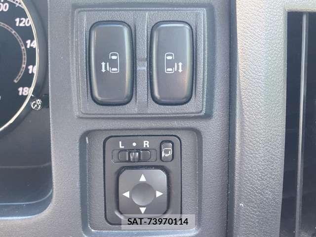 Mitsubishi DELICA 2016-10 8245055-17