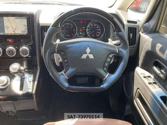 Mitsubishi DELICA 2016-10 8245055-6