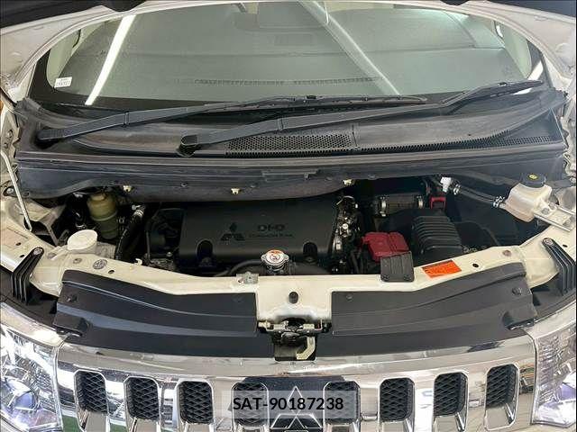 Mitsubishi DELICA 2015-09 8245057-11