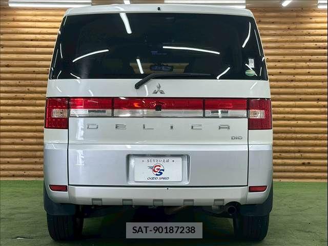 Mitsubishi DELICA 2015-09 8245057-13