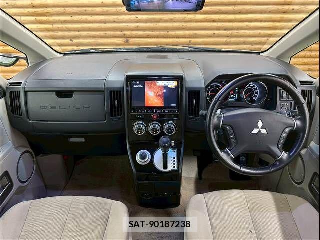 Mitsubishi DELICA 2015-09 8245057-2