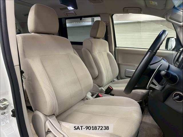 Mitsubishi DELICA 2015-09 8245057-5