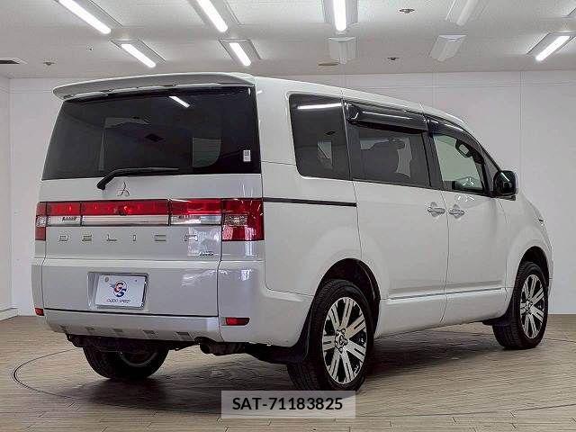 Mitsubishi DELICA 2016-02 8245058-15