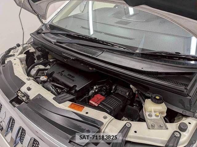 Mitsubishi DELICA 2016-02 8245058-17
