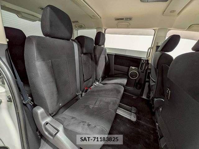 Mitsubishi DELICA 2016-02 8245058-5