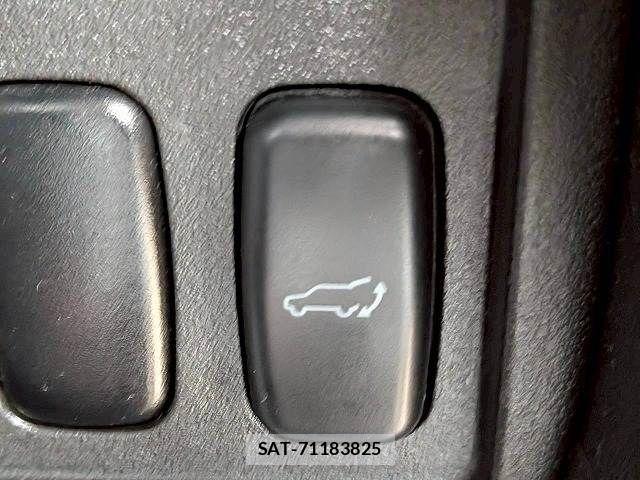 Mitsubishi DELICA 2016-02 8245058-8