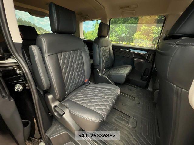 Mitsubishi DELICA 2025-04 8245050-10