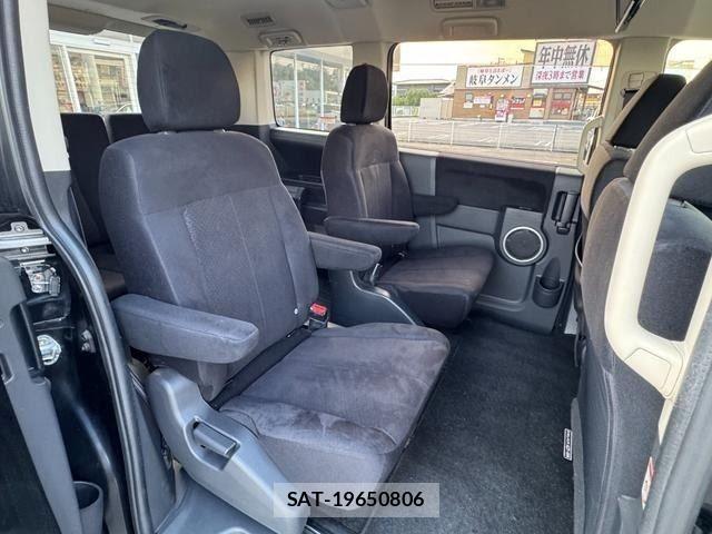 Mitsubishi DELICA 2017-08 8245060-10