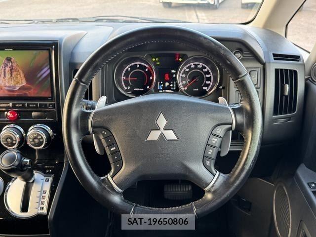 Mitsubishi DELICA 2017-08 8245060-13