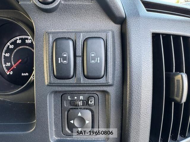 Mitsubishi DELICA 2017-08 8245060-16