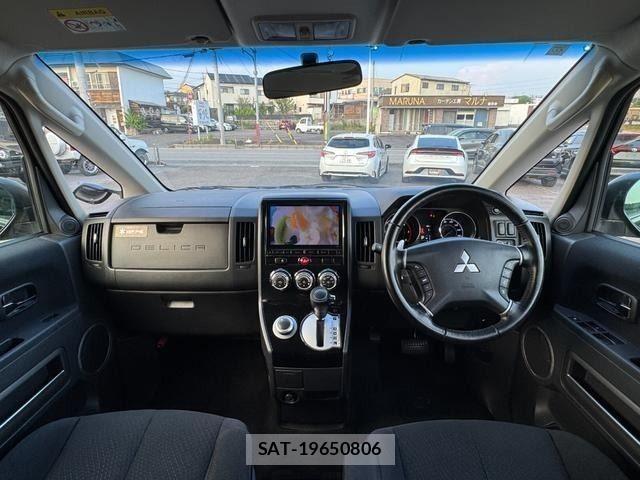 Mitsubishi DELICA 2017-08 8245060-1