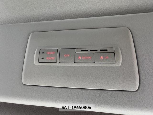 Mitsubishi DELICA 2017-08 8245060-27