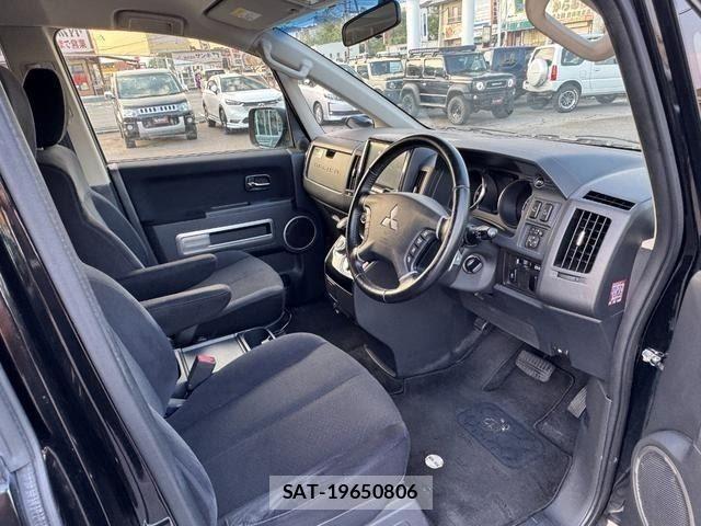 Mitsubishi DELICA 2017-08 8245060-8
