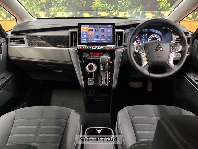 Mitsubishi DELICA 2026-01 8245048-1