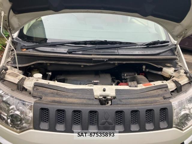 Mitsubishi DELICA 2015-09 8314227-25