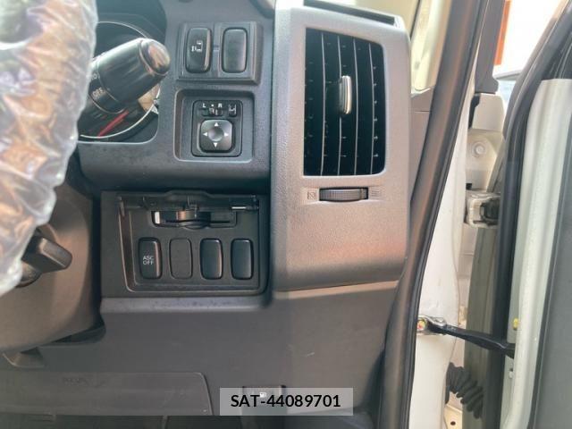 Mitsubishi DELICA 2009-09 8314230-11