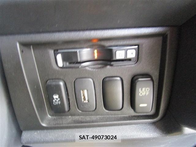 Mitsubishi DELICA 2018-03 8314218-10