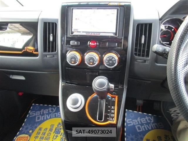 Mitsubishi DELICA 2018-03 8314218-4