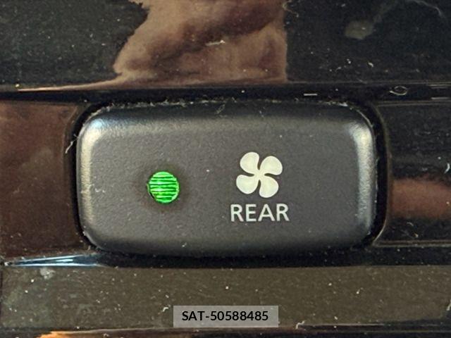 Mitsubishi DELICA 2009-04 8314228-13