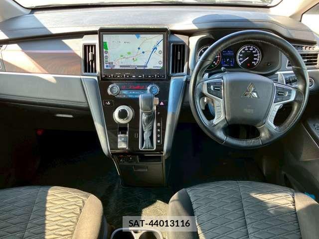Mitsubishi DELICA 2020-02 8314220-11