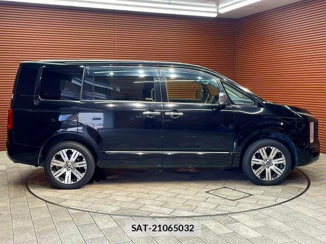 Mitsubishi DELICA 2019-07 8335598-16
