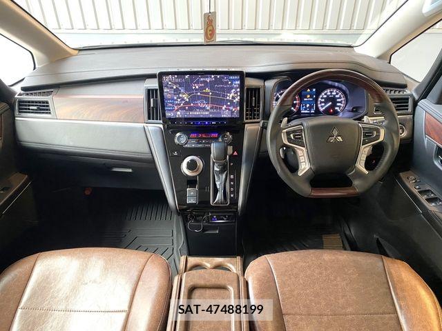 Mitsubishi DELICA 2025-07 8335585-1