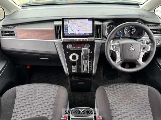 Mitsubishi DELICA 2022-05 8335591-1