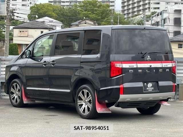 Mitsubishi DELICA 2022-05 8335591-5