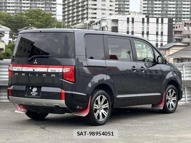 Mitsubishi DELICA 2022-05 8335591-6