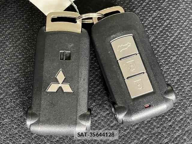 Mitsubishi DELICA 2015-03 8335606-12