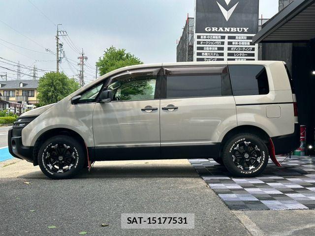 Mitsubishi DELICA 2015-06 8335603-12