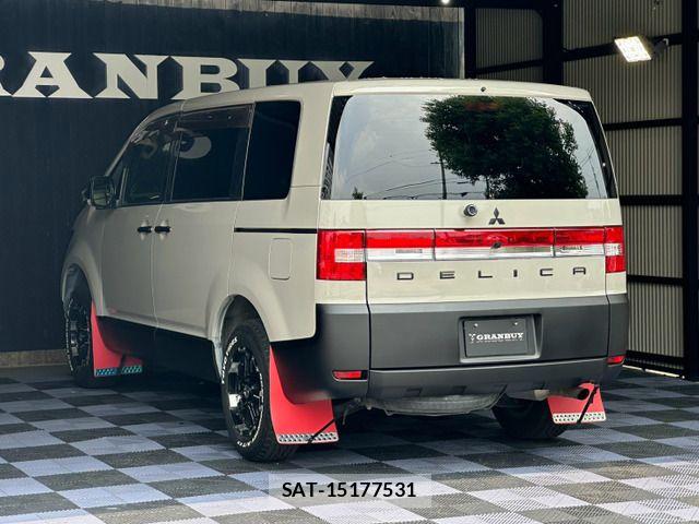 Mitsubishi DELICA 2015-06 8335603-14