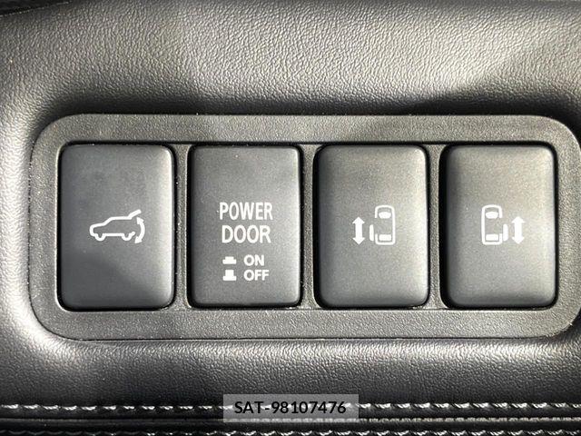 Mitsubishi DELICA 2023-11 8335595-4