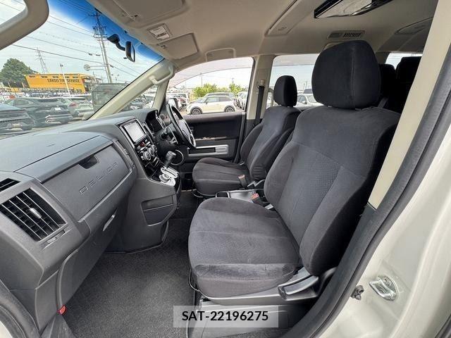 Mitsubishi DELICA 2018-02 8335605-10