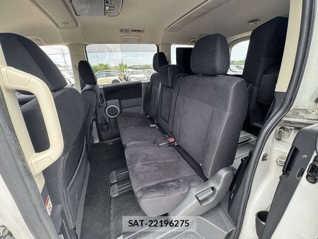 Mitsubishi DELICA 2018-02 8335605-11