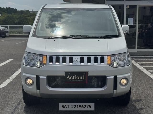 Mitsubishi DELICA 2018-02 8335605-1