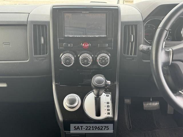 Mitsubishi DELICA 2018-02 8335605-21