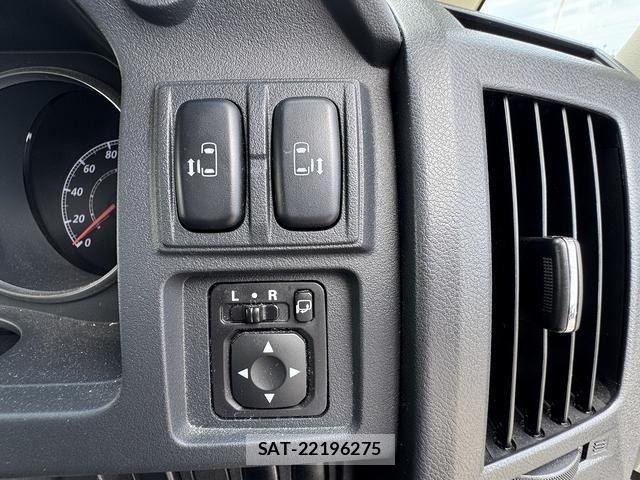 Mitsubishi DELICA 2018-02 8335605-24