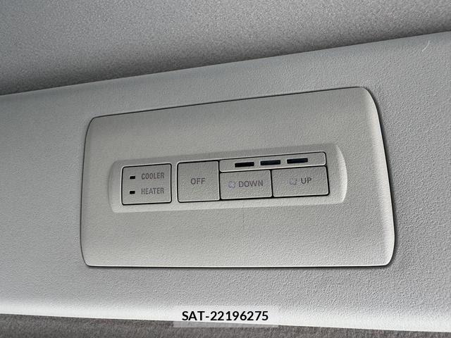 Mitsubishi DELICA 2018-02 8335605-28