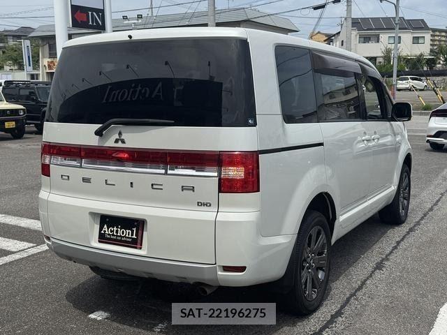 Mitsubishi DELICA 2018-02 8335605-4